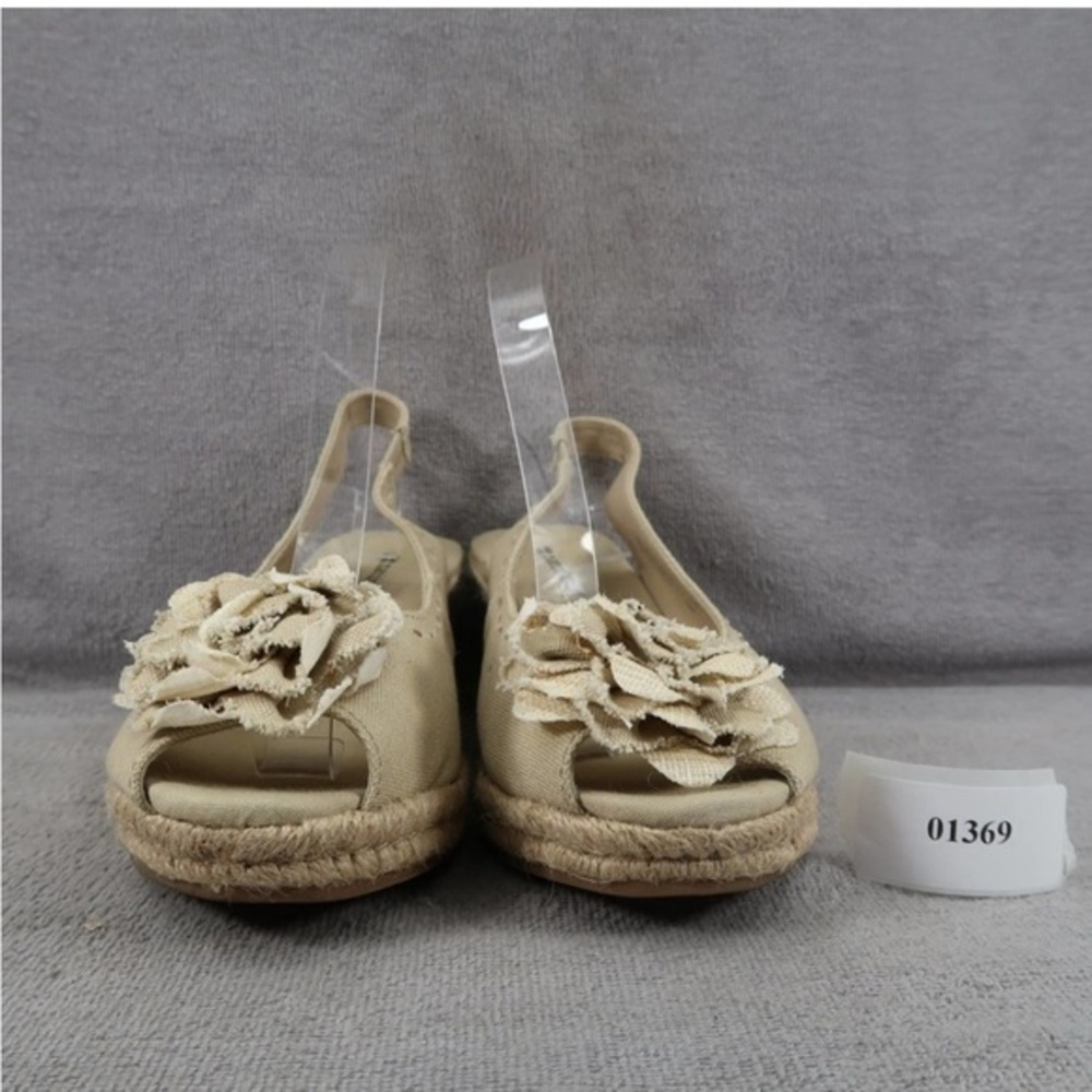 Natralizer. Tan Espadrilles with Floral Detail